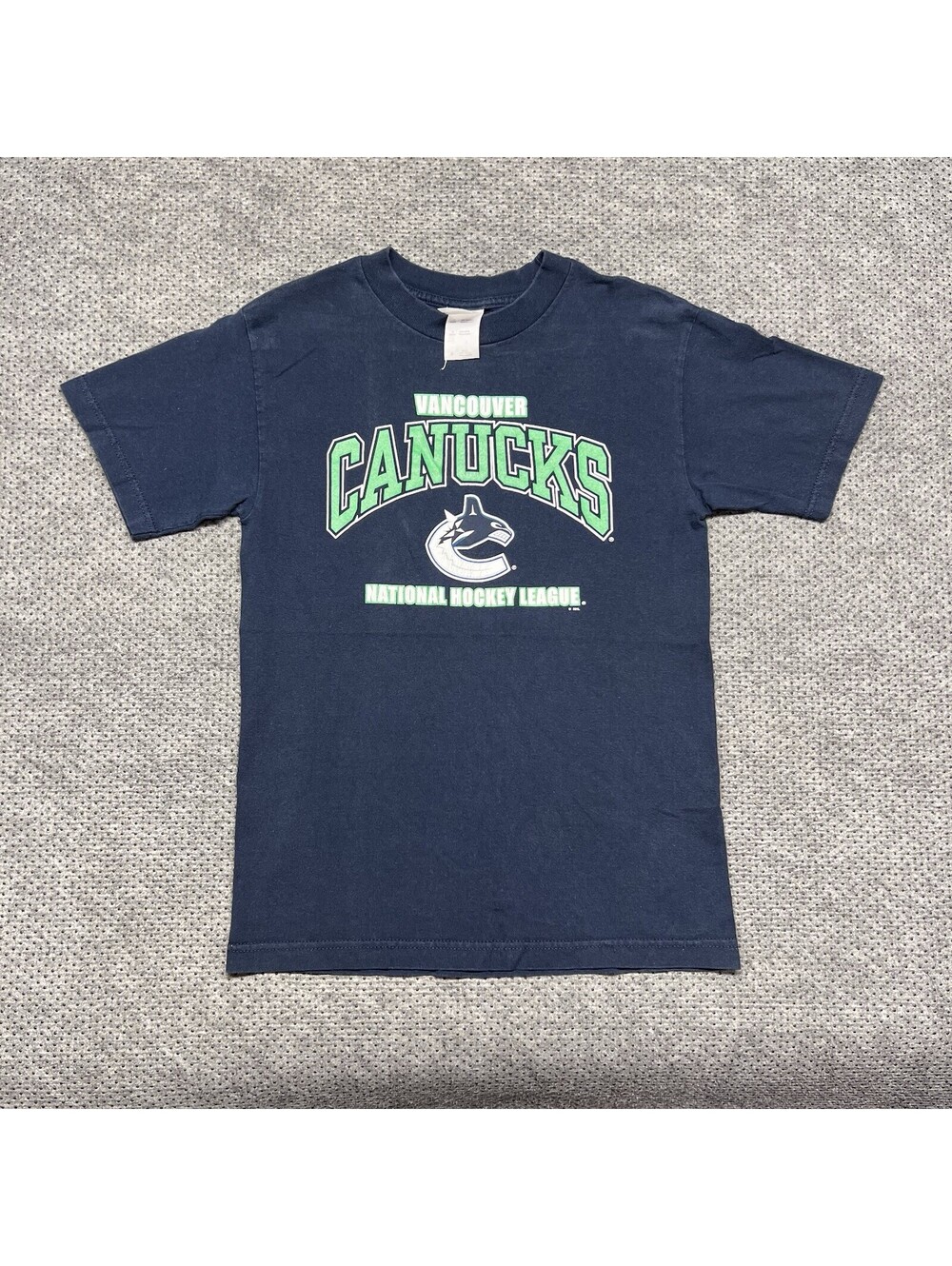 Vintage Vancouver Canucks T-Shirt Small National Hockey League RARE MENS BLACK